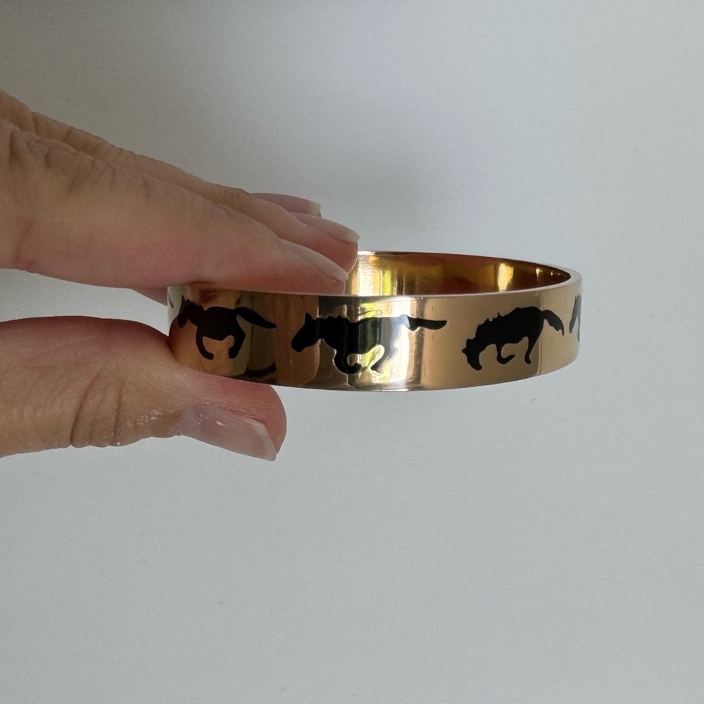 C. Wonder Galloping Horses Bangle - Picture 7 of 8
